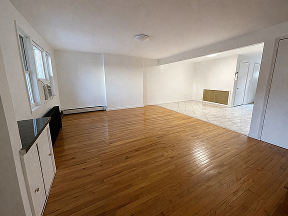 4th image of 7 Magnolia Ave Floor 1