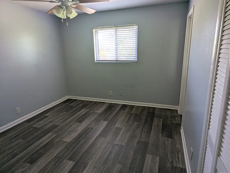 East Lake Apartments — Photo 37
