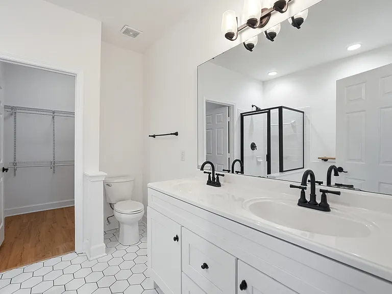 4084 Holly Villa Cir — Photo 33