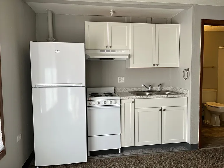 491 Caswell Ave W — Photo 6