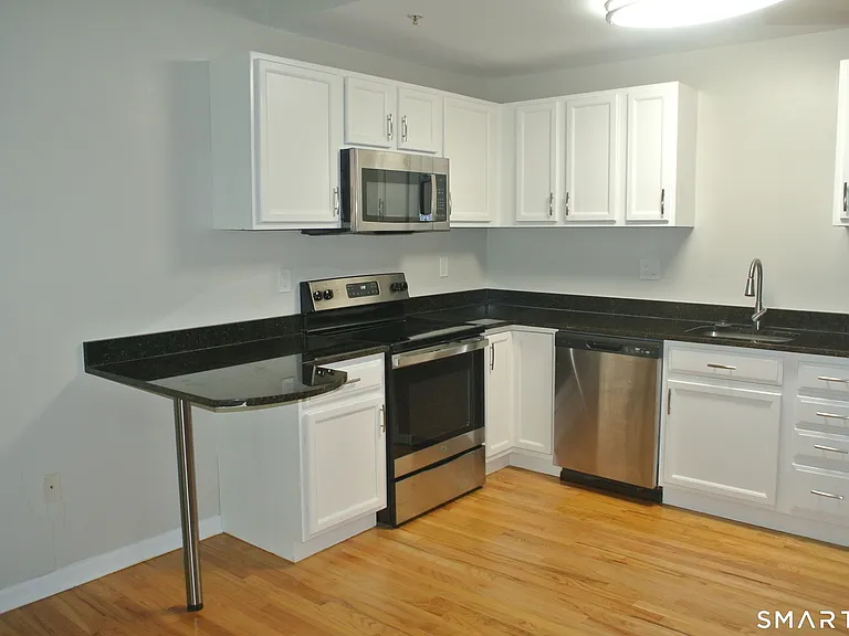 670 Boston Post Rd #12 — Photo 2
