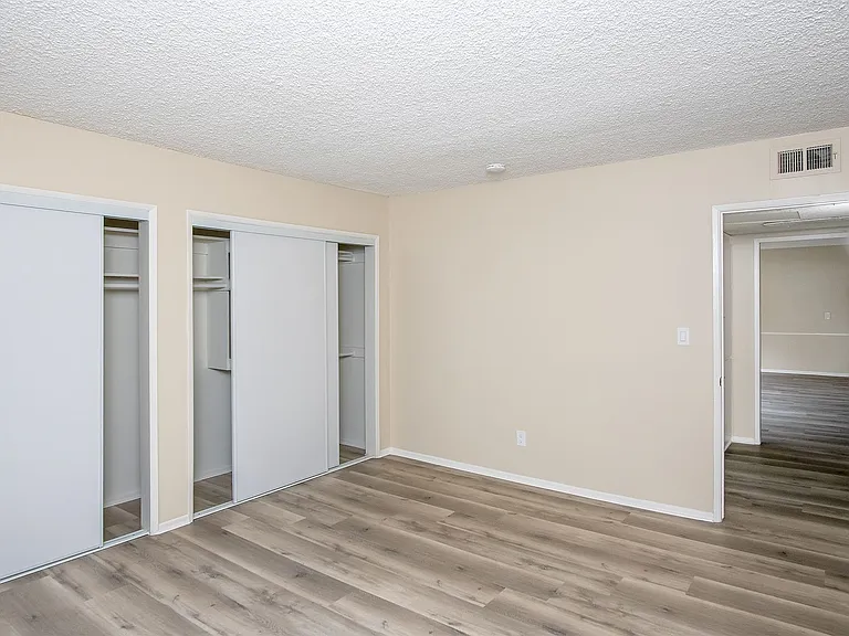 1120 W Alhambra Rd — Photo 14