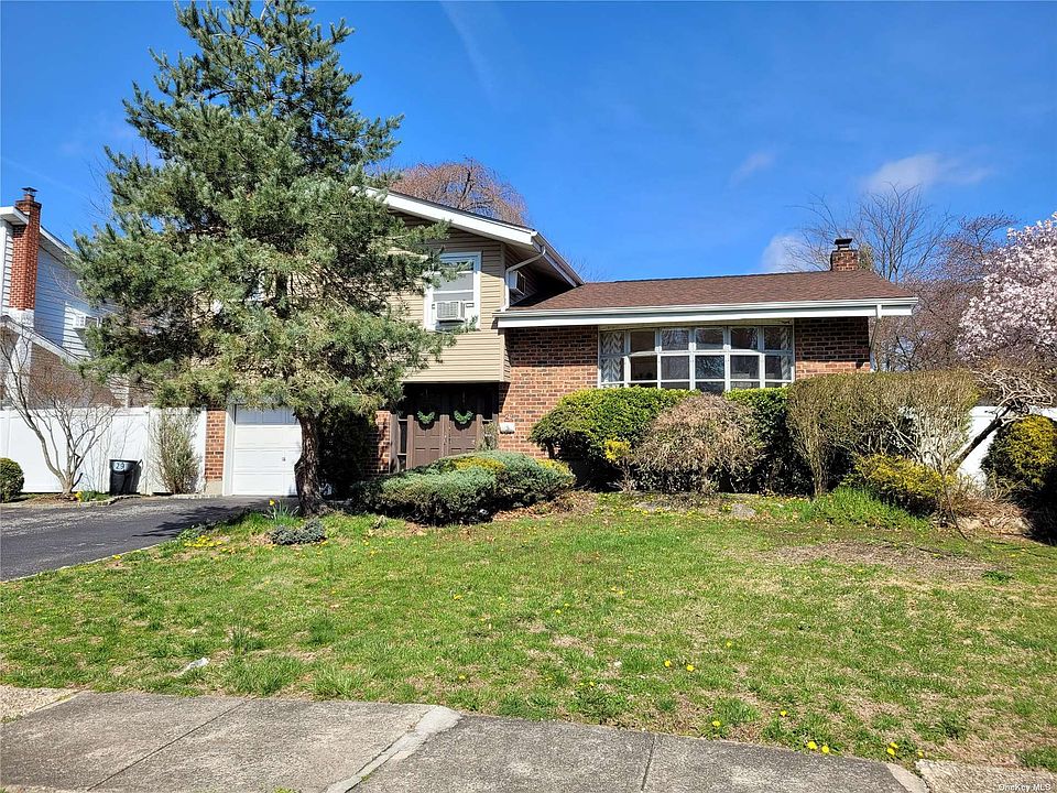 1st image of 29 Village Dr