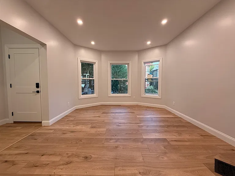 16 Willow Ave #1 — Photo 2