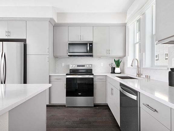 Kitchen with plenty of storage