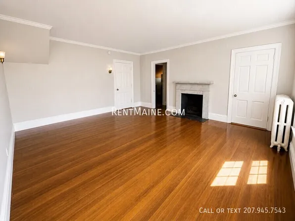 24 Grove St APT C, Bangor, ME 04401