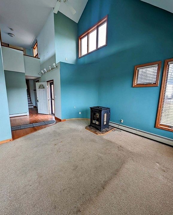 20 Willis Dr Charlton MA Zillow