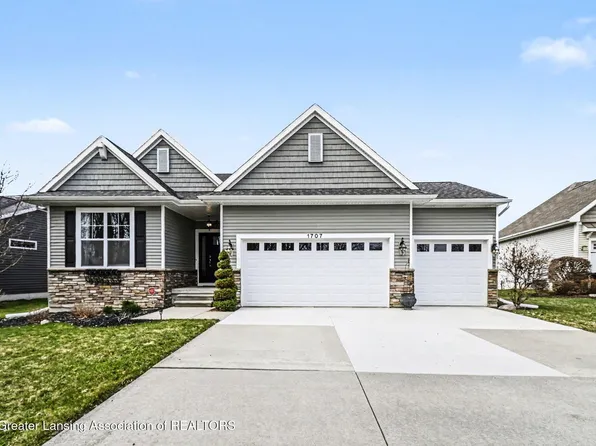 1707 Yosemite Dr, Lansing, MI 48917