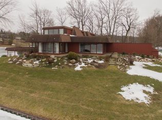350 Lakeview Ln, Plainwell, MI 49080