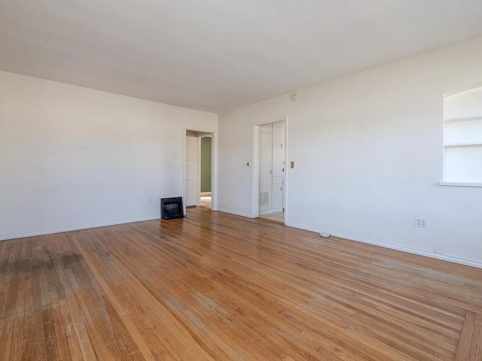 2 bed, 910 sqft, $2,800 — Photo 3