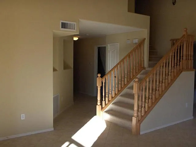 831 S Willis Ave — Photo 5