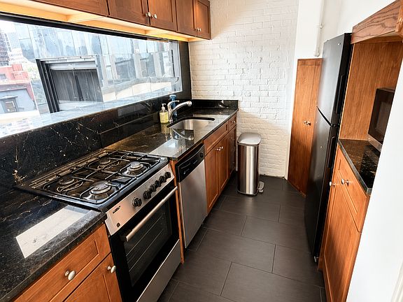 3rd image of 101 Beacon St #Penthouse