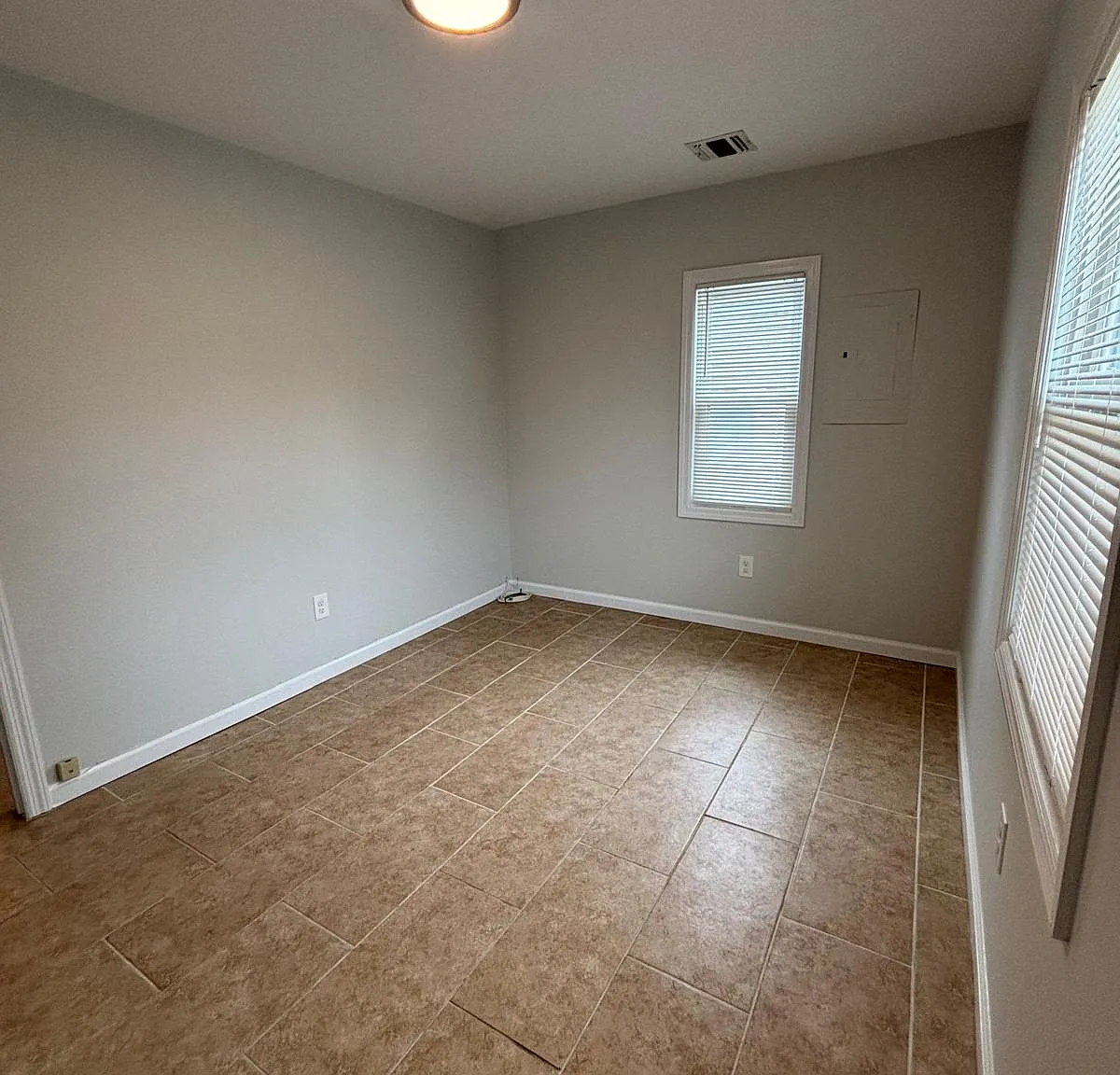 1 bed, 836 sqft, $2,440 — Photo 2
