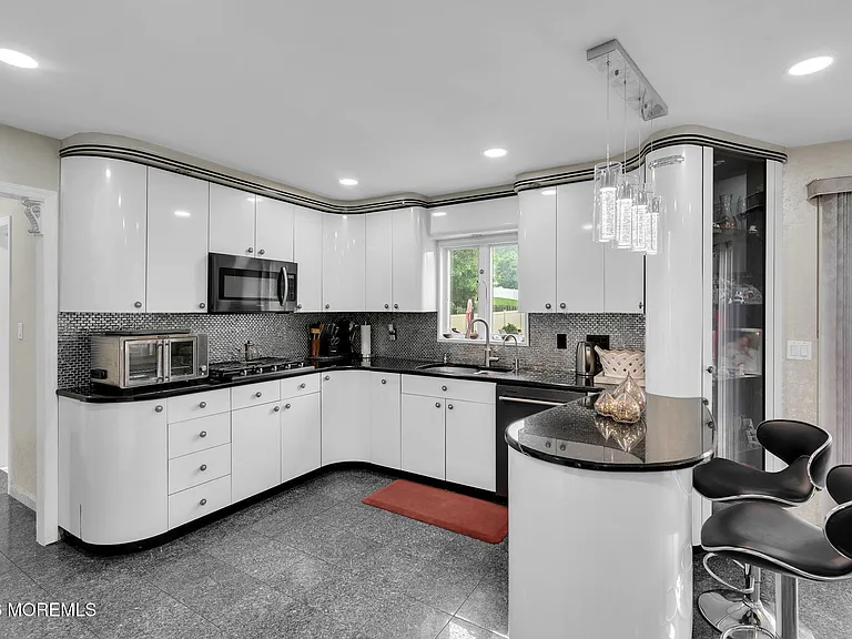 30 Scott Dr — Photo 10