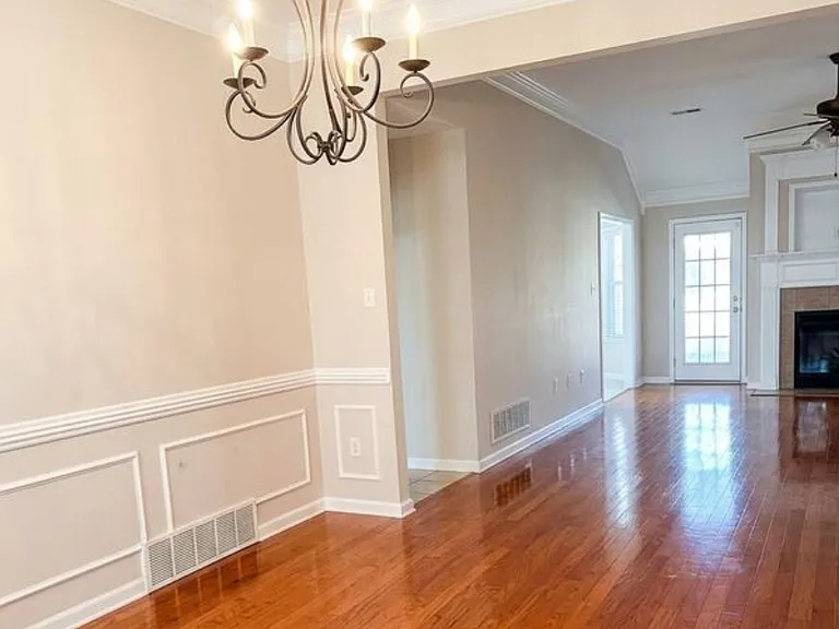 4830 Trolley Ln — Photo 3