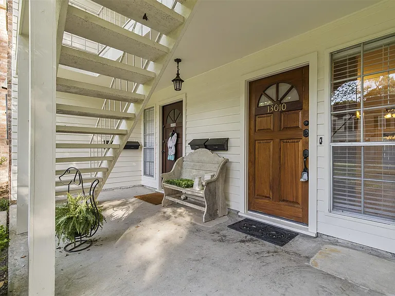 13010 Trail Hollow Dr #3010 — Photo 2