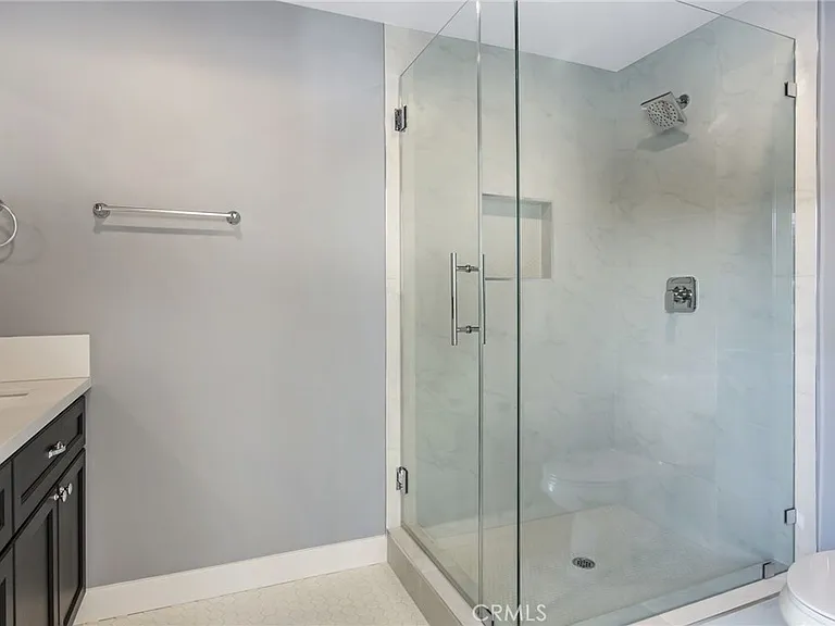 15242 Eastwood Ave — Photo 7