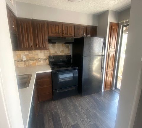 3rd image of 6500 Tomstock Dr #23A