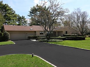 21 Red Ground Rd, Old Westbury, NY 11568