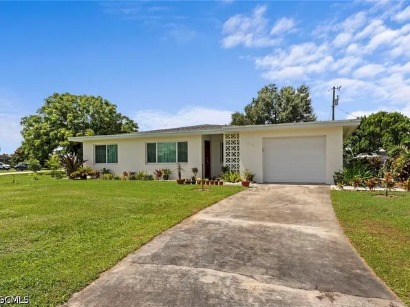 1212 Barnsdale St, Lehigh Acres, FL 33936
