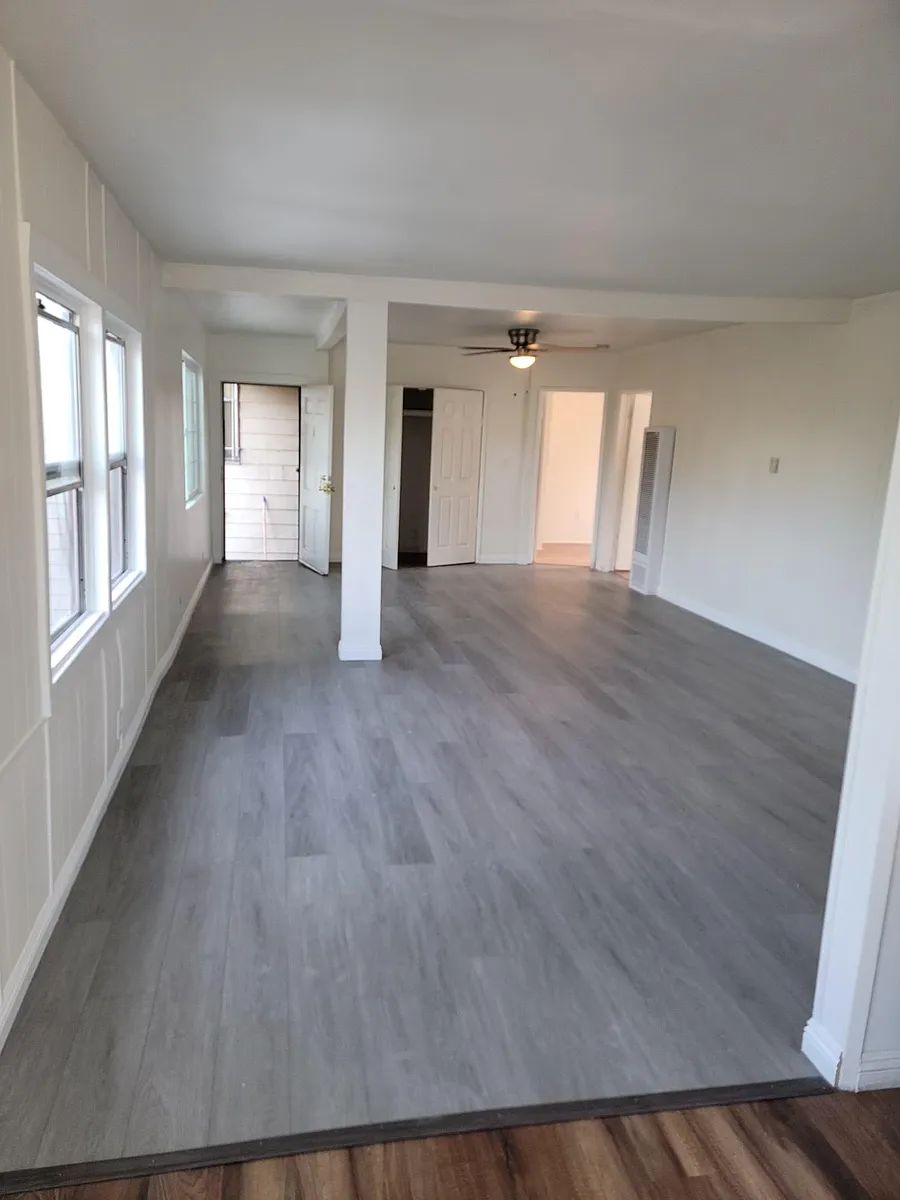 Building Photo - 219 E 28th St #3/4