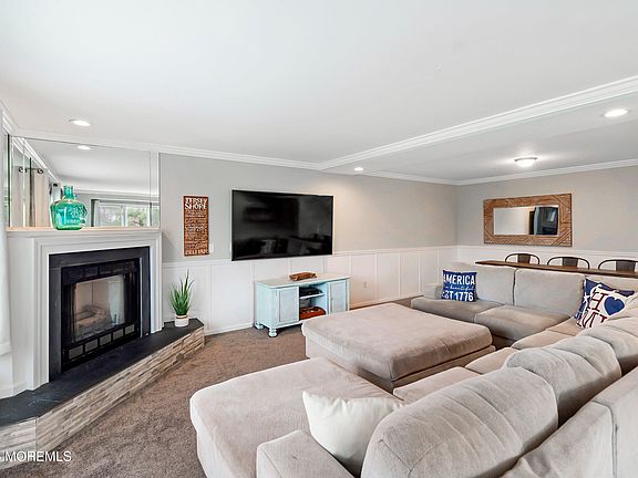 4th image of 351 Mimosa Court #3501