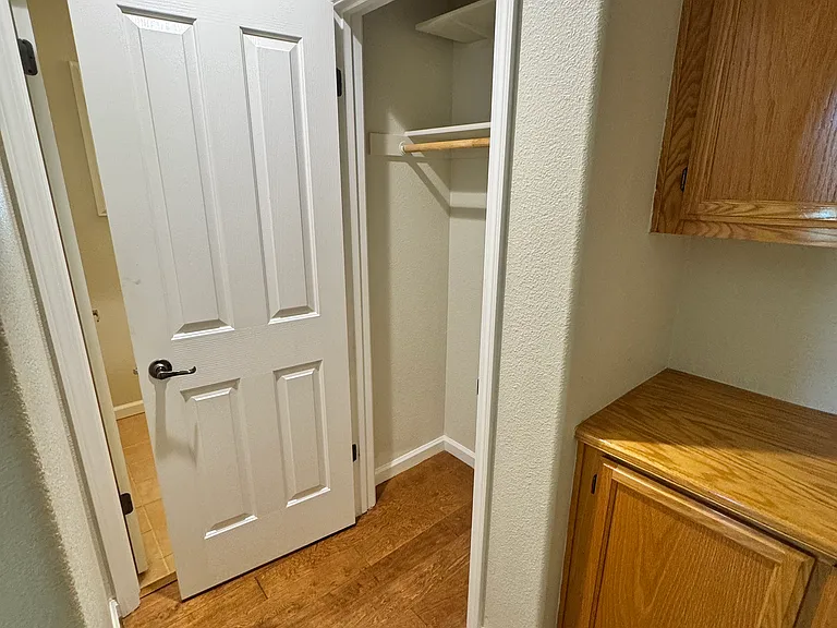 3210 Silverland Dr — Photo 18