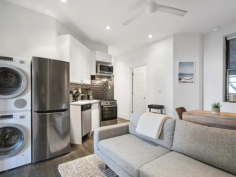 107 Greenpoint Ave #C2 — Photo 2