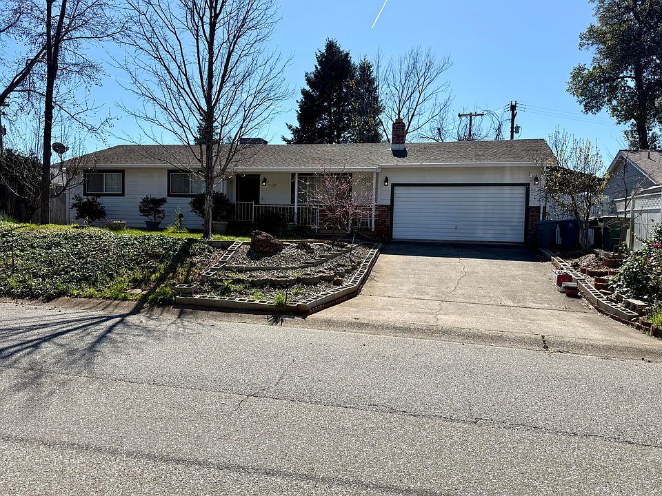 1st image of 737 Estate St