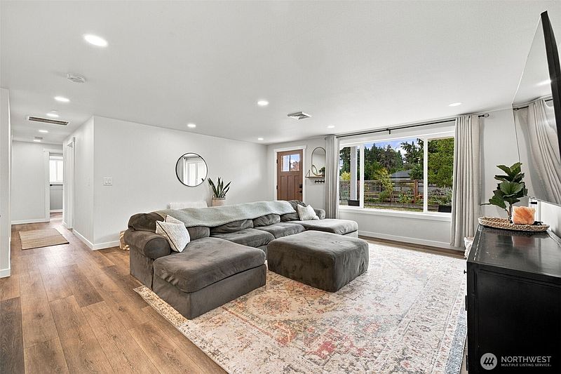 4th image of 4716 16th Avenue SE