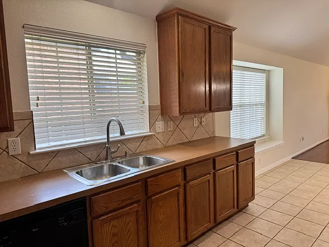 11342 Mansfield Dr — Photo 8