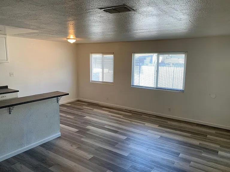2106 Peppertree Way #3 — Photo 4