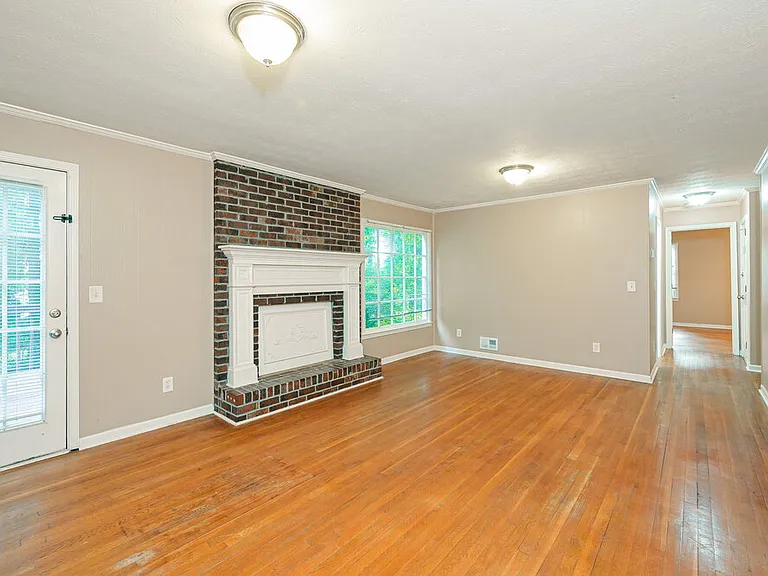 4434 Luxembourg Dr — Photo 9