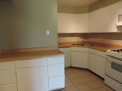 3rd image of 177 Gregory St #11-12