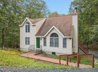 236 Dorchester Dr, Bushkill, PA 18324