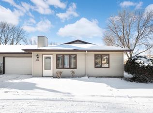 8528 S Maplebrook Cir, Brooklyn Park, MN 55445