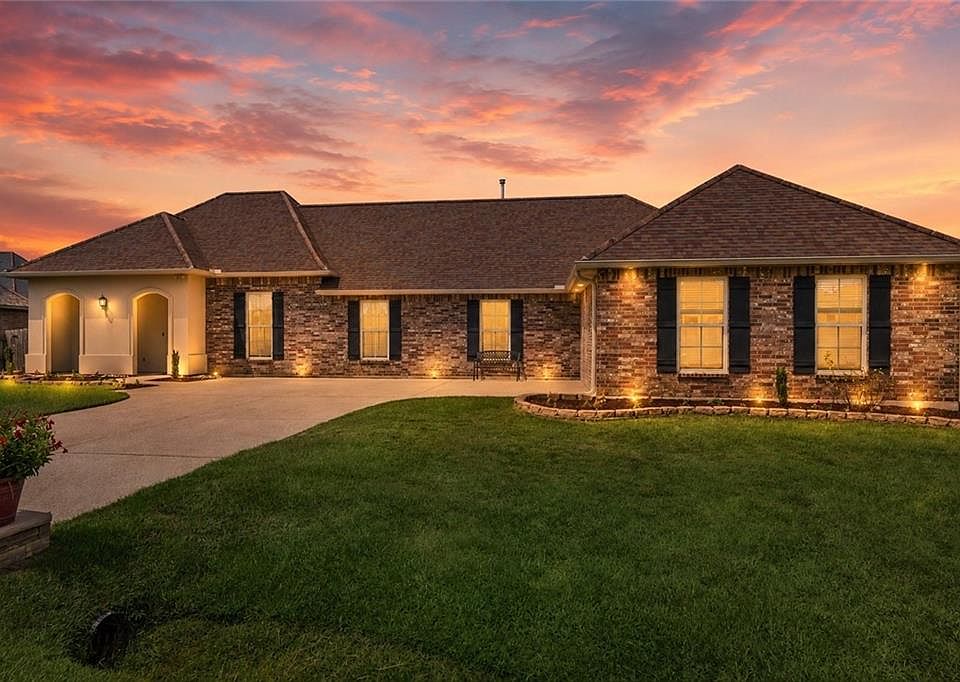 1st image of 869 Capistrano Ct