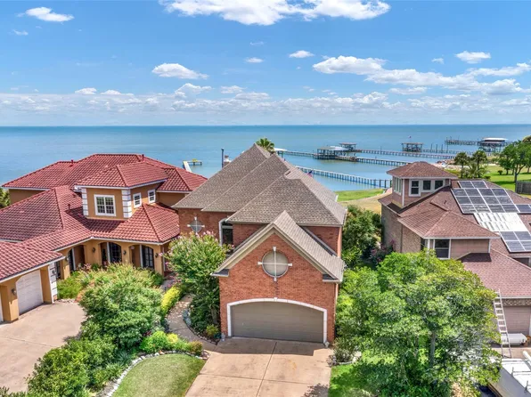 2668 E Bayshore Dr, San Leon, TX 77539