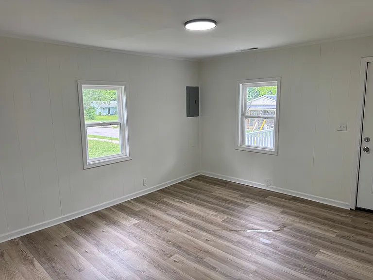 530 E Tinsley St — Photo 5
