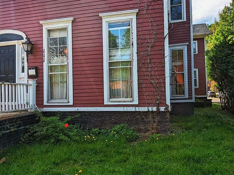 111 Troup St #1 — Photo 12