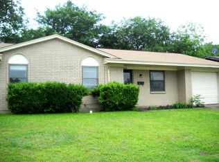 520 Sweetbriar Dr, Lewisville, TX 75067