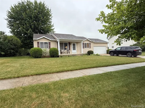 488 Windy Blf, Flushing, MI 48433