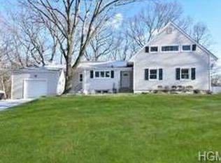 203 Wood Hollow Ln, New Rochelle, NY 10804