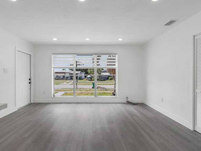 22163 Hernando Ave — Photo 20