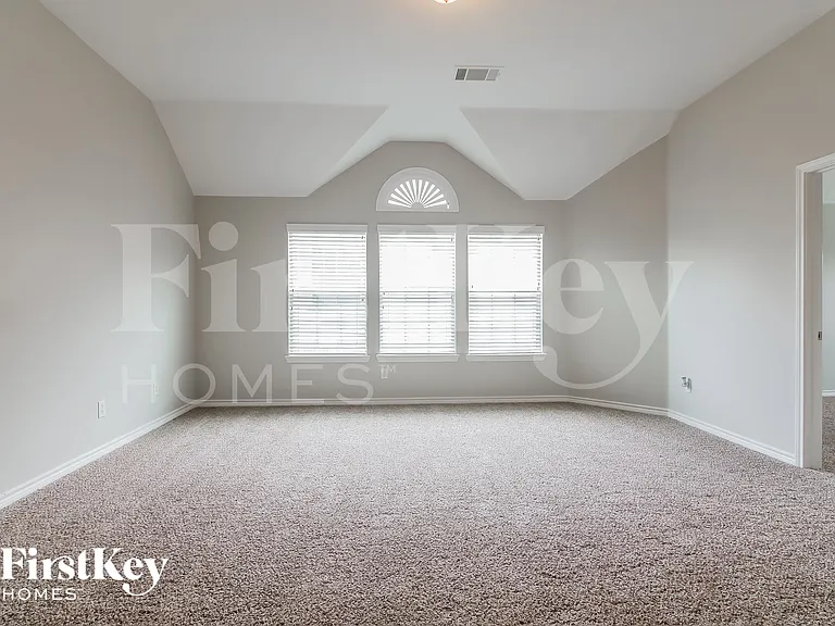 611 Dover Heights Trl — Photo 11