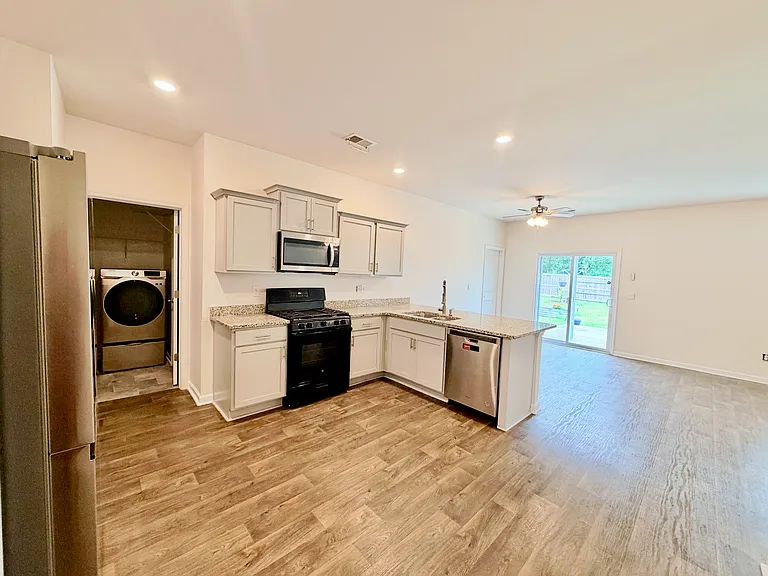 528 Ashwood Way — Photo 5