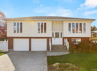 157 N Alleghany Avenue, Lindenhurst, NY 11757