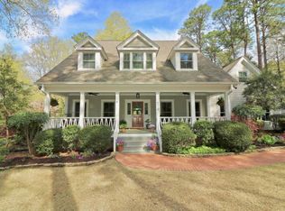 210 S Weymouth Rd, Southern Pines, NC 28387