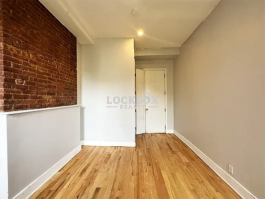 Rented by Lockbox Realty | media 10