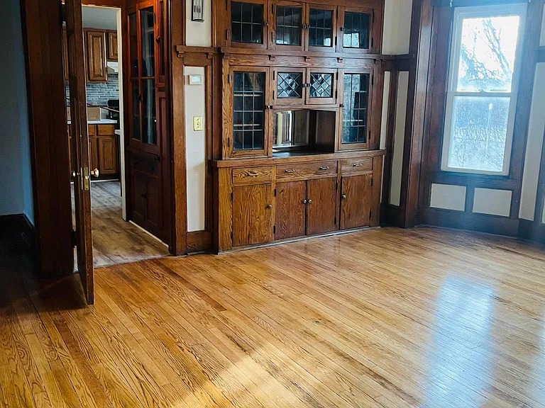 2135 W Juneau Ave — Photo 7